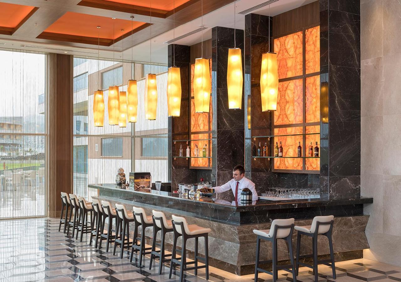 Hotel Ramada Plaza By Wyndham Rize Zewnętrze zdjęcie The bar at the lobby
